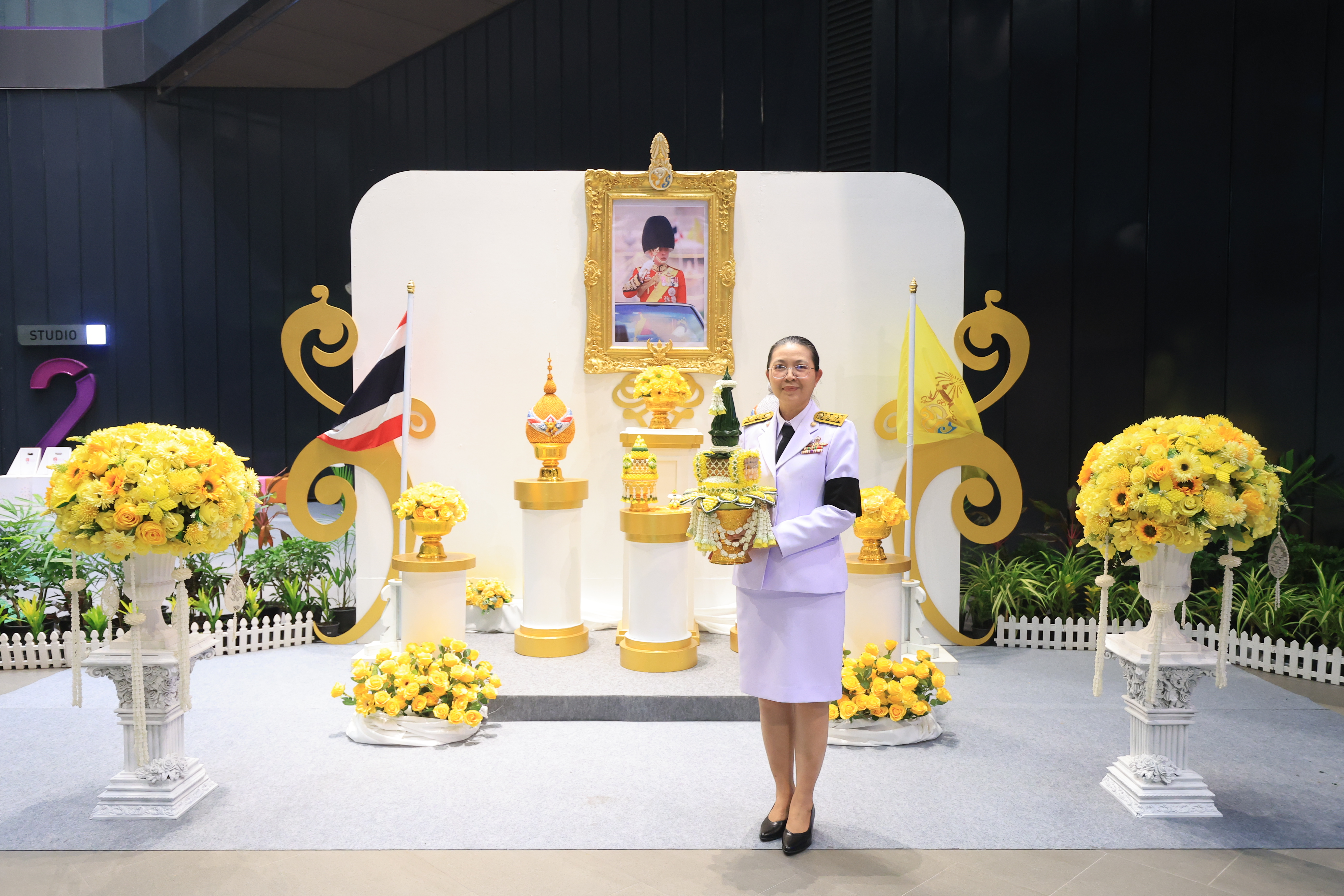 title - คณะผู้บริหาร ส.ป.ก. บันทึกเทปถวายพระพรชัยมงคล เนื่องในโอกาสมหามงคลเฉลิมพระชนมพรรษา 74 พรรษา พระบาทสมเด็จพระปรเมนทรรามาธิบดีศรีสินทร มหาวชิราลงกรณ พระวชิรเกล้าเจ้าอยู่หัว